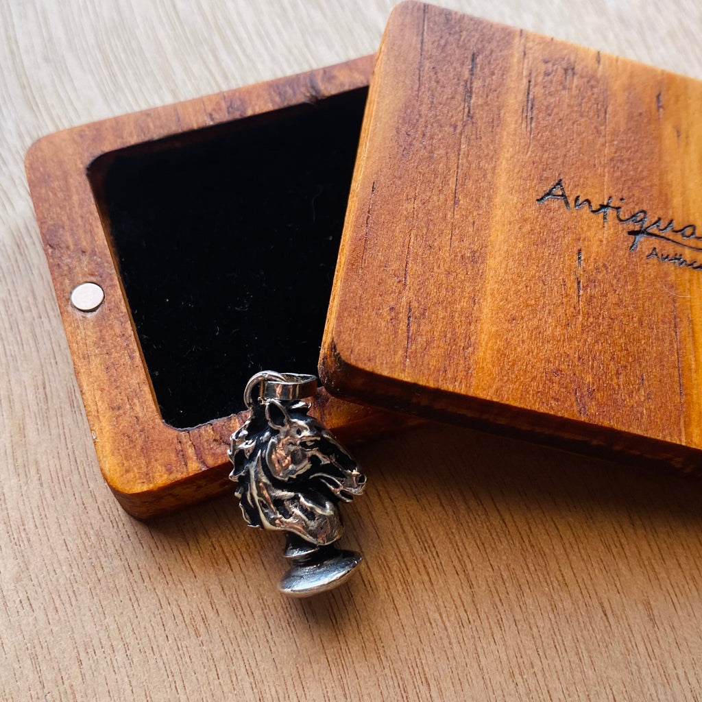 Dije Caballito de Ajedrez en plata