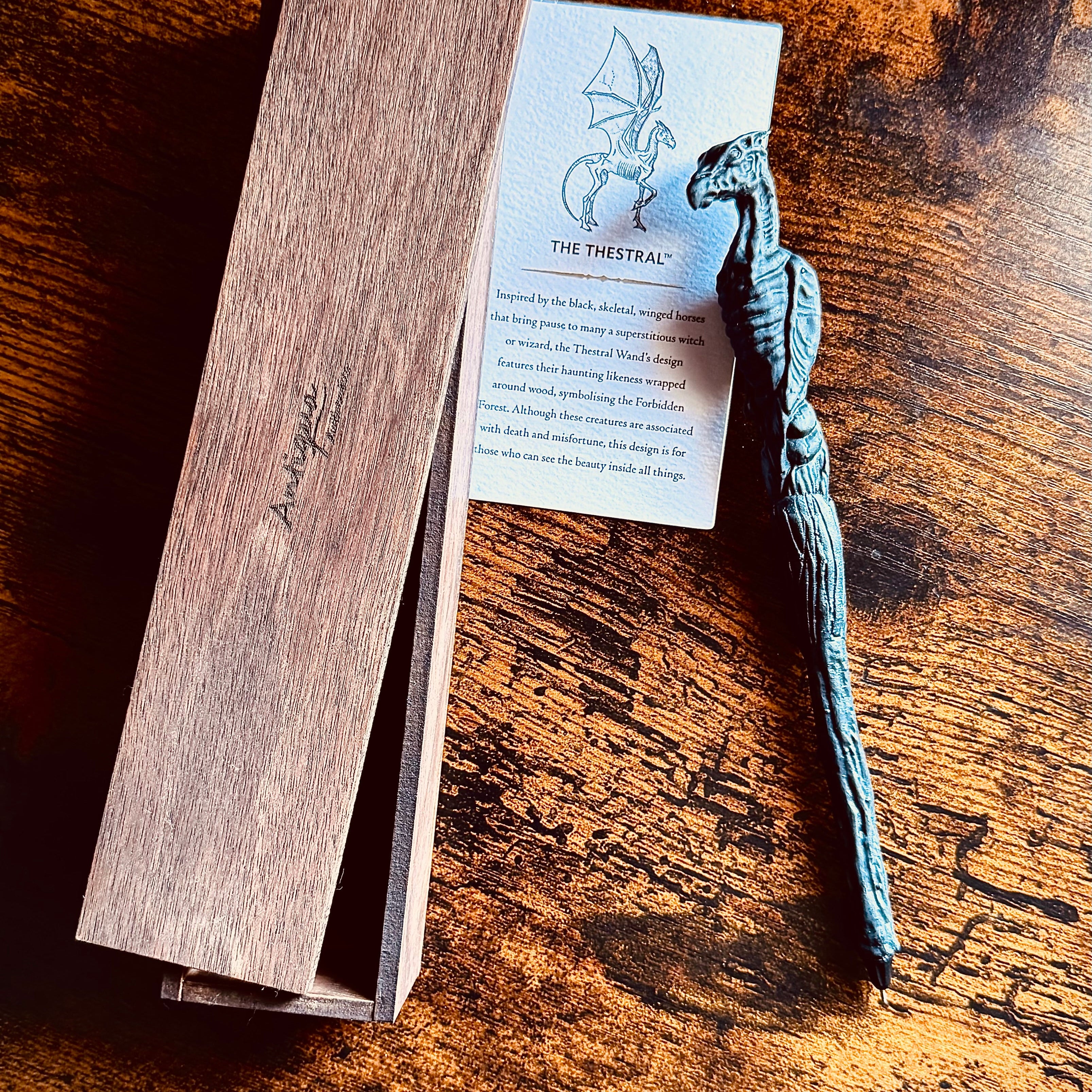Bolígrafo varita Thestral