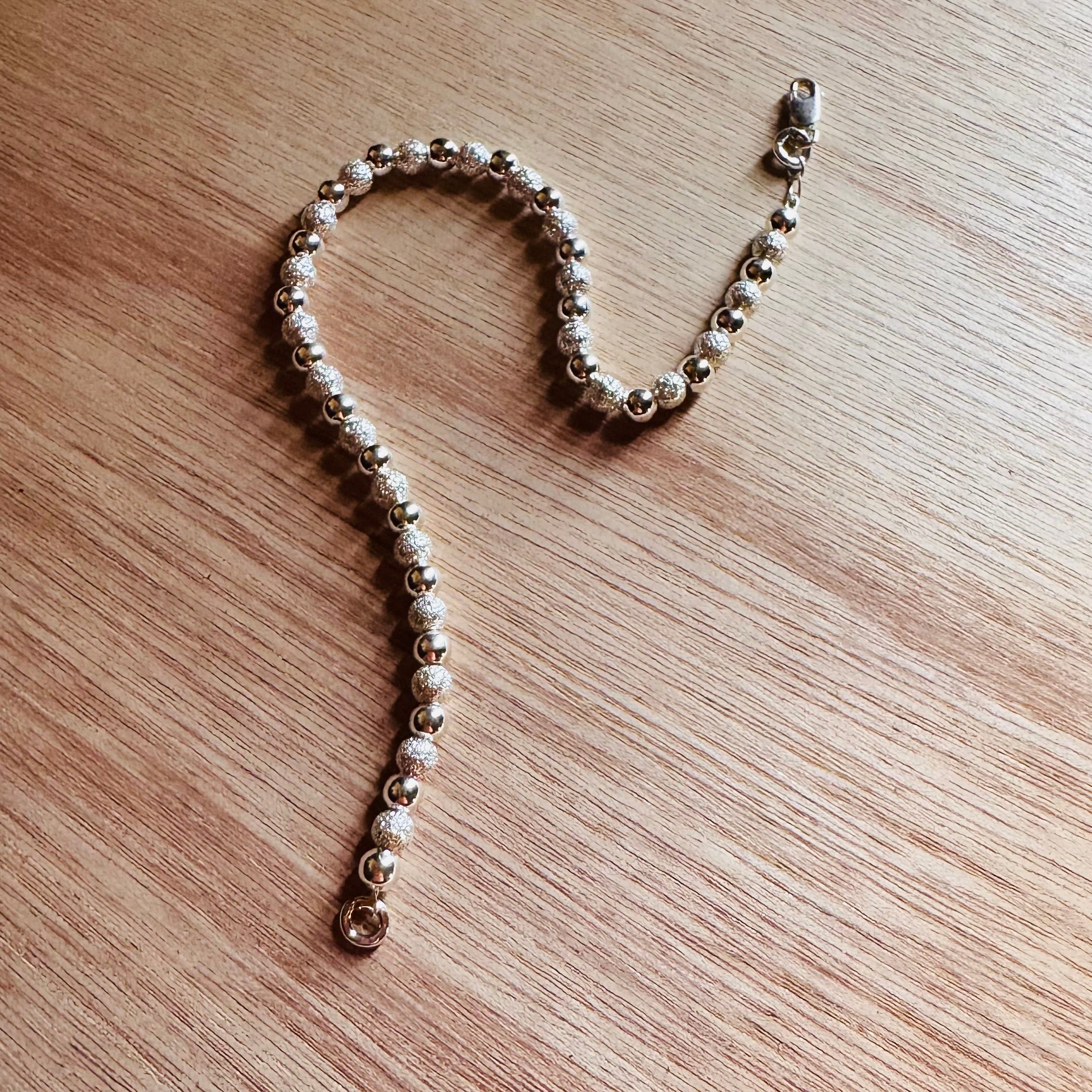 Pulsera de Bolitas 4mm con textura, 19cm plata 0.925