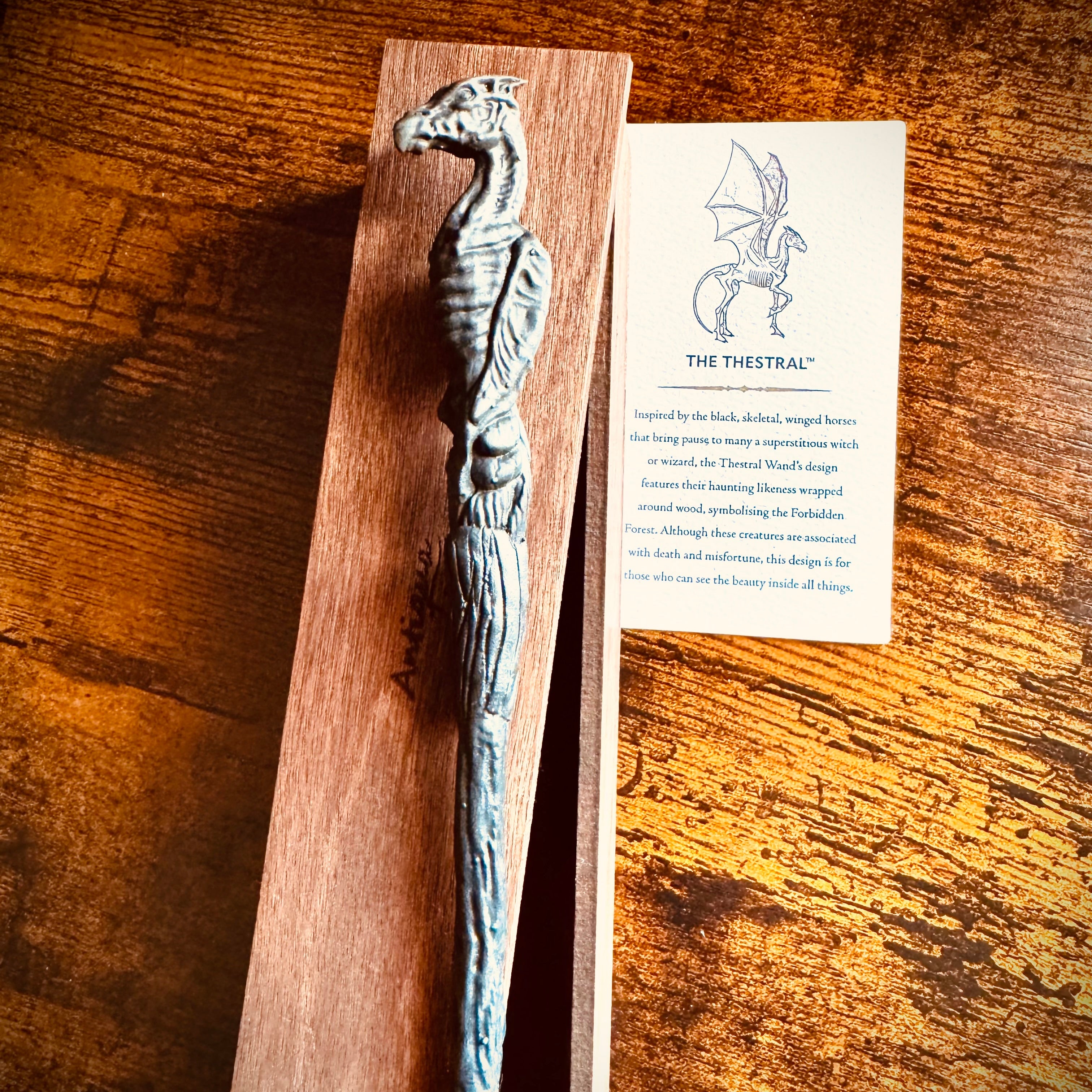 Bolígrafo varita Thestral