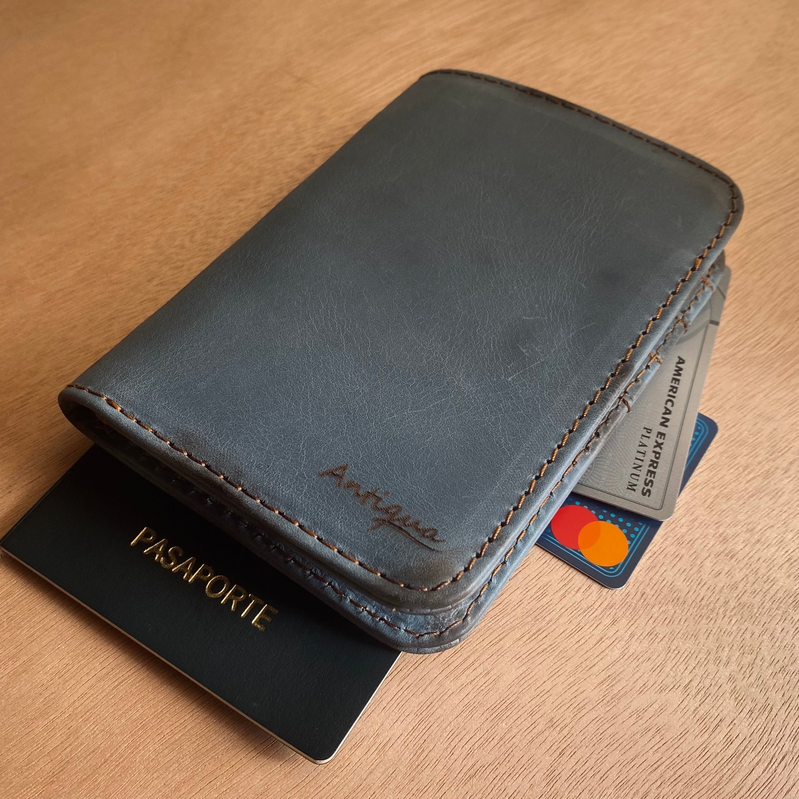 Kit Porta Pasaporte y Tarjetero