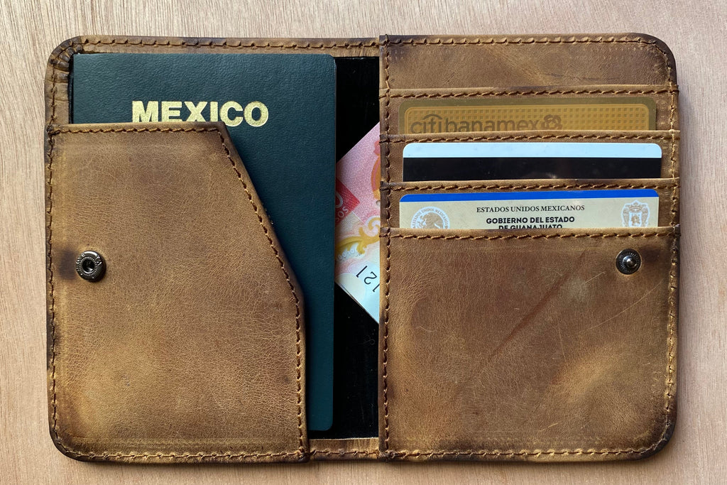 Kit Porta pasaporte y Tarjetero