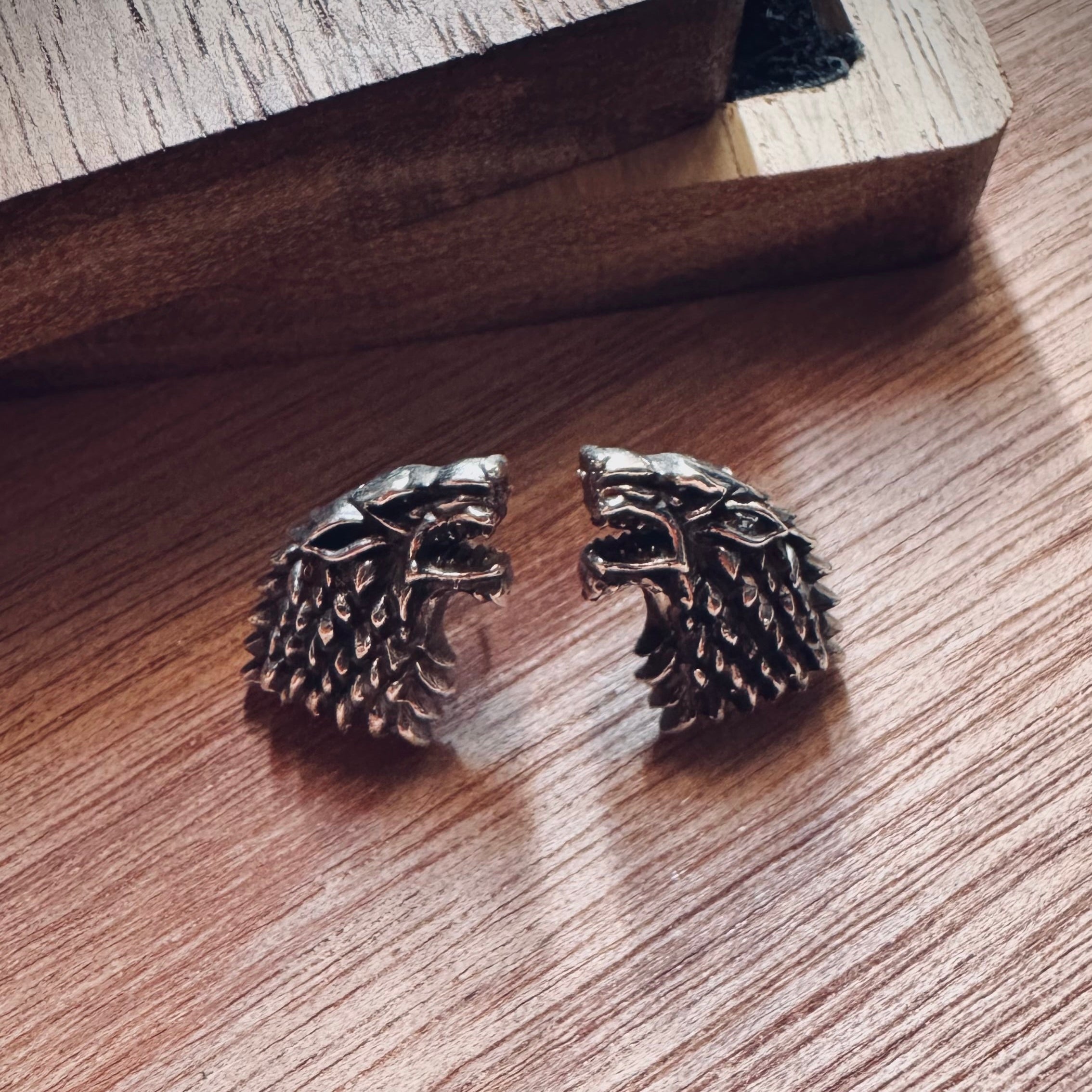 Aretes Casa Stark, Game of Thrones, plata