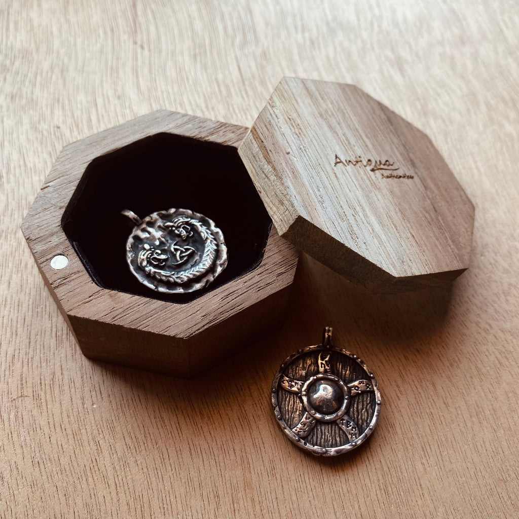 Dije Vikingo en plata