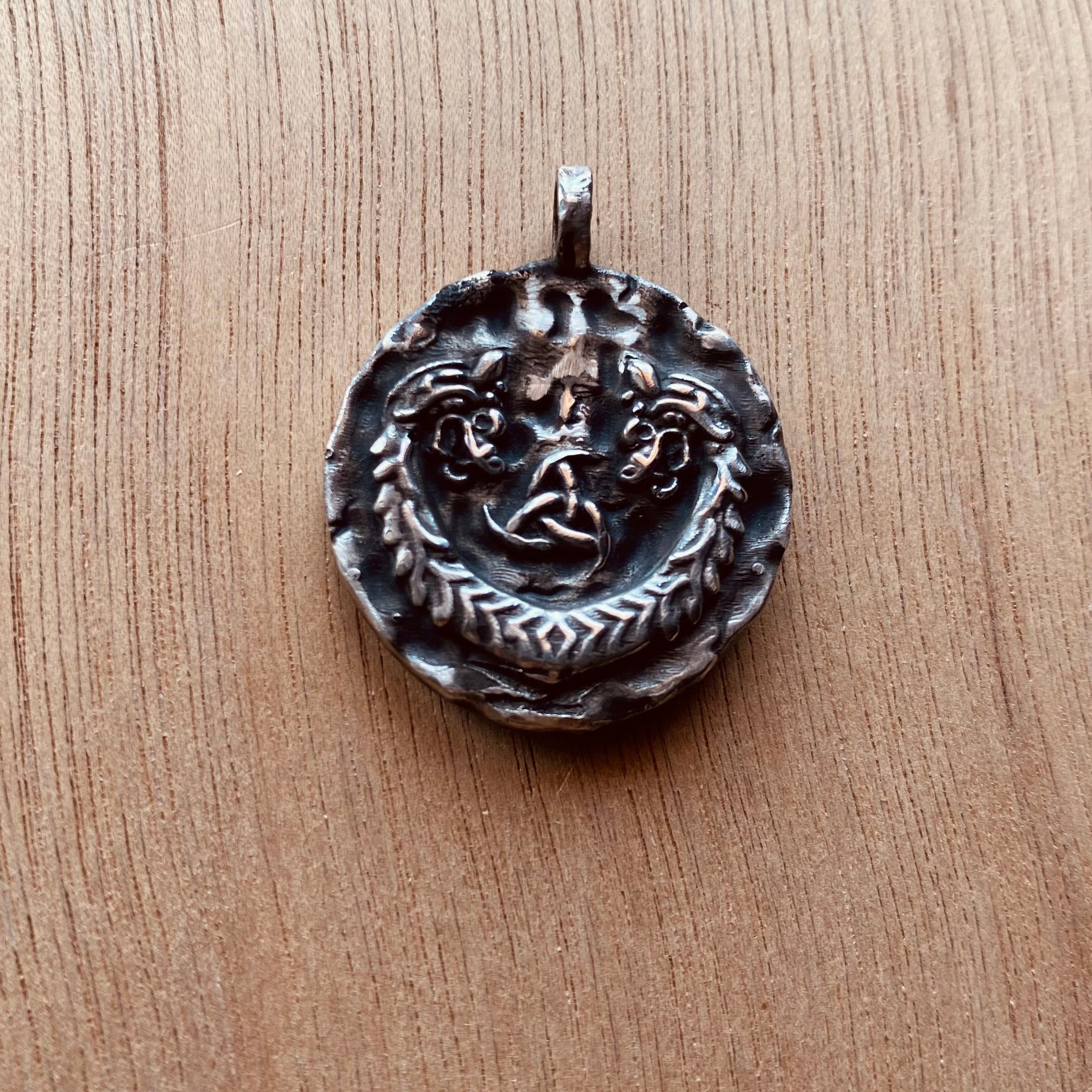 Dije Vikingo en plata