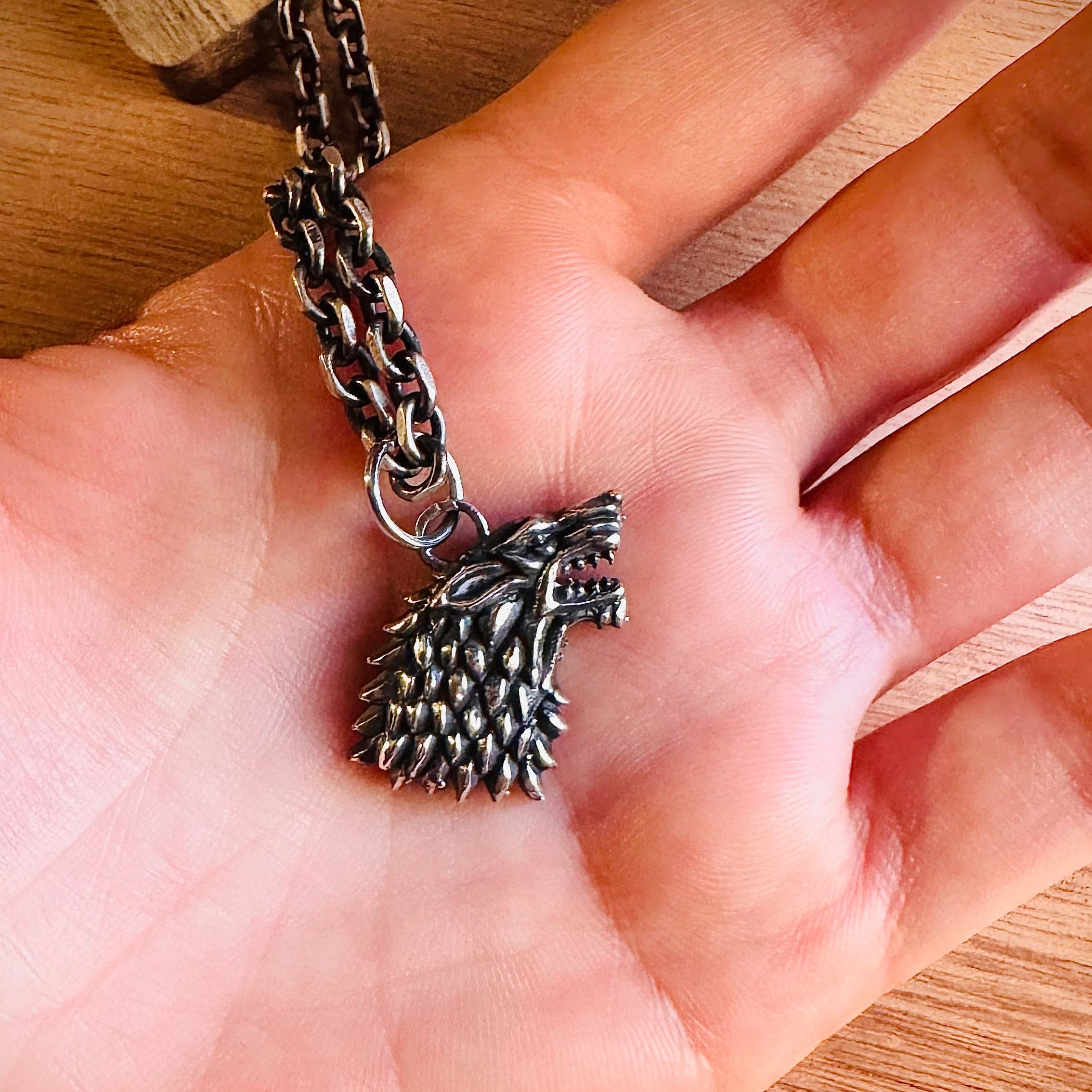 Dije Stark Game of Thrones 25mm plata