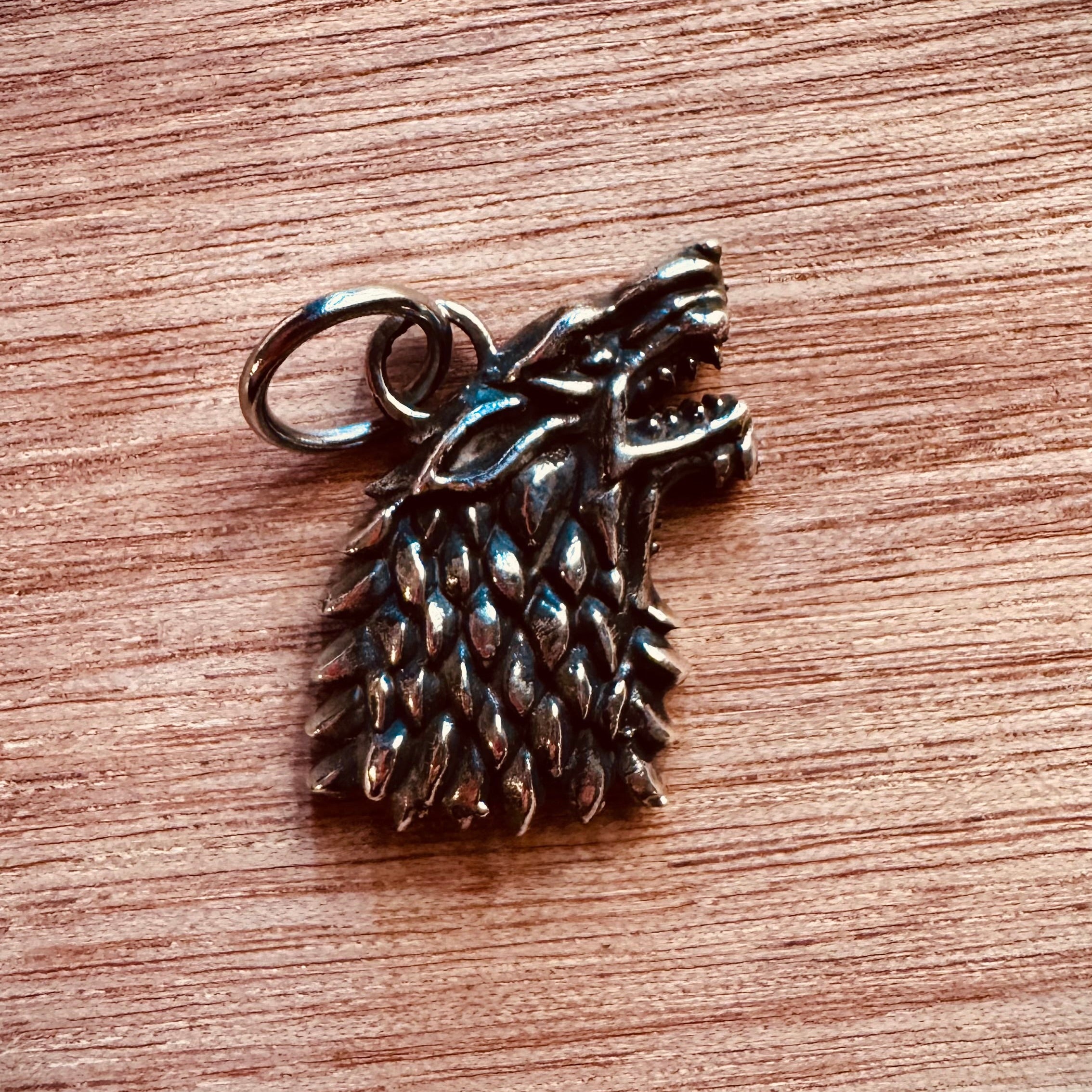 Dije Stark Game of Thrones 25mm plata
